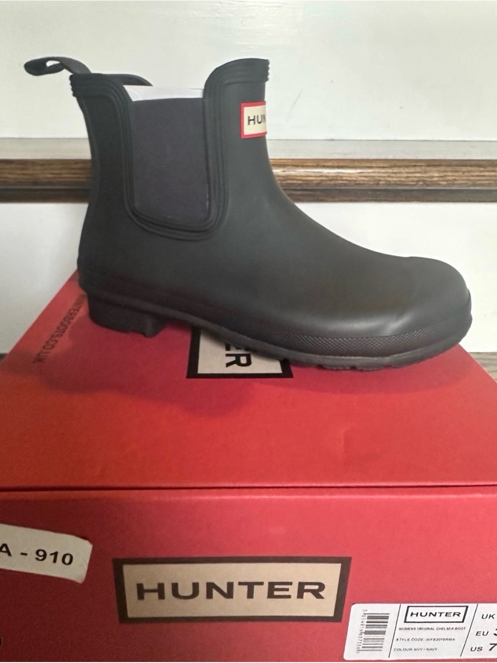 Hunter Black Chelsea Short Rain Boot - Navy Blue